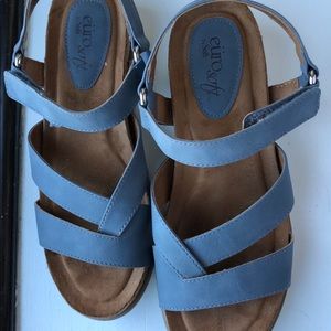 Women’s light blue suede Euro Soft sandals size 8.5